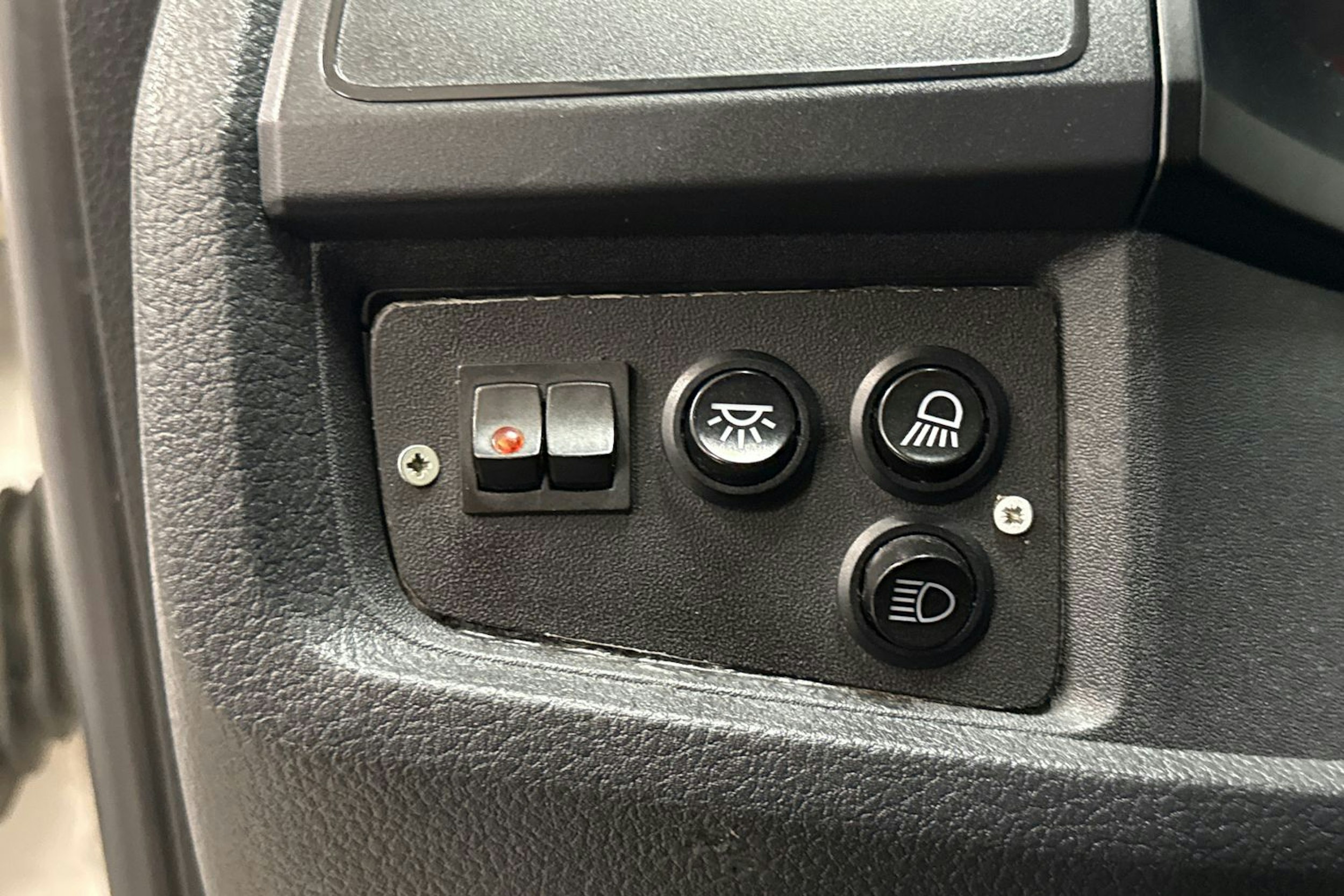 valkoinen Volkswagen Transporter 2018 kuva 17.