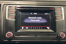 valkoinen Volkswagen Transporter 2018 kuva 24.