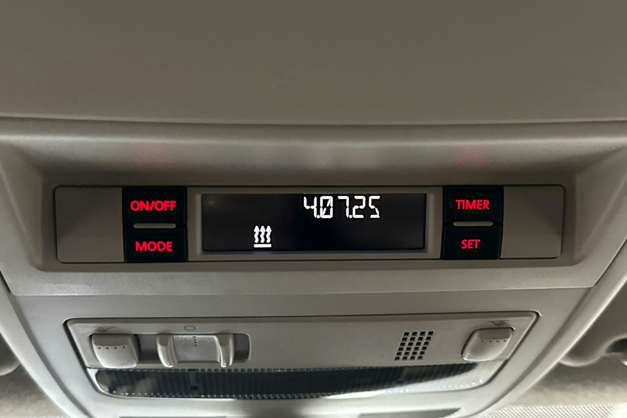 valkoinen Volkswagen Transporter 2018 kuva 28.