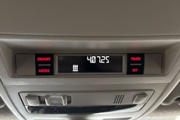 valkoinen Volkswagen Transporter 2018 kuva 28.