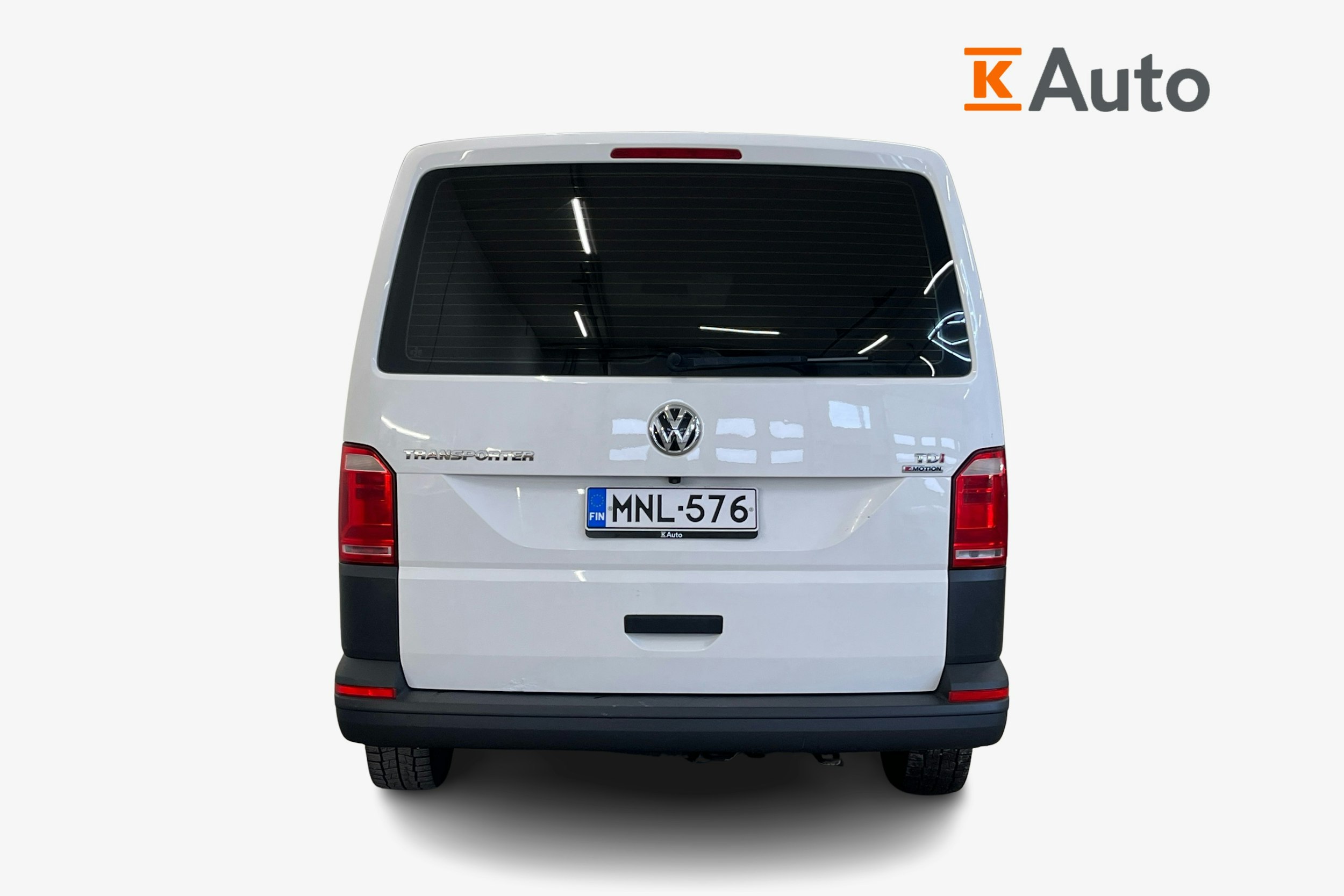 valkoinen Volkswagen Transporter 2018 kuva 3.