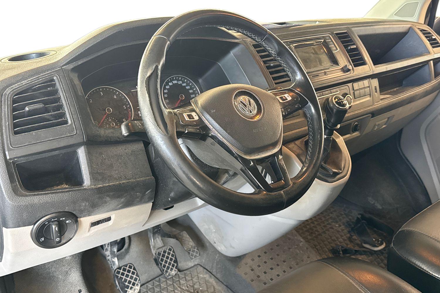Volkswagen Transporter 2018, kuva 3/3