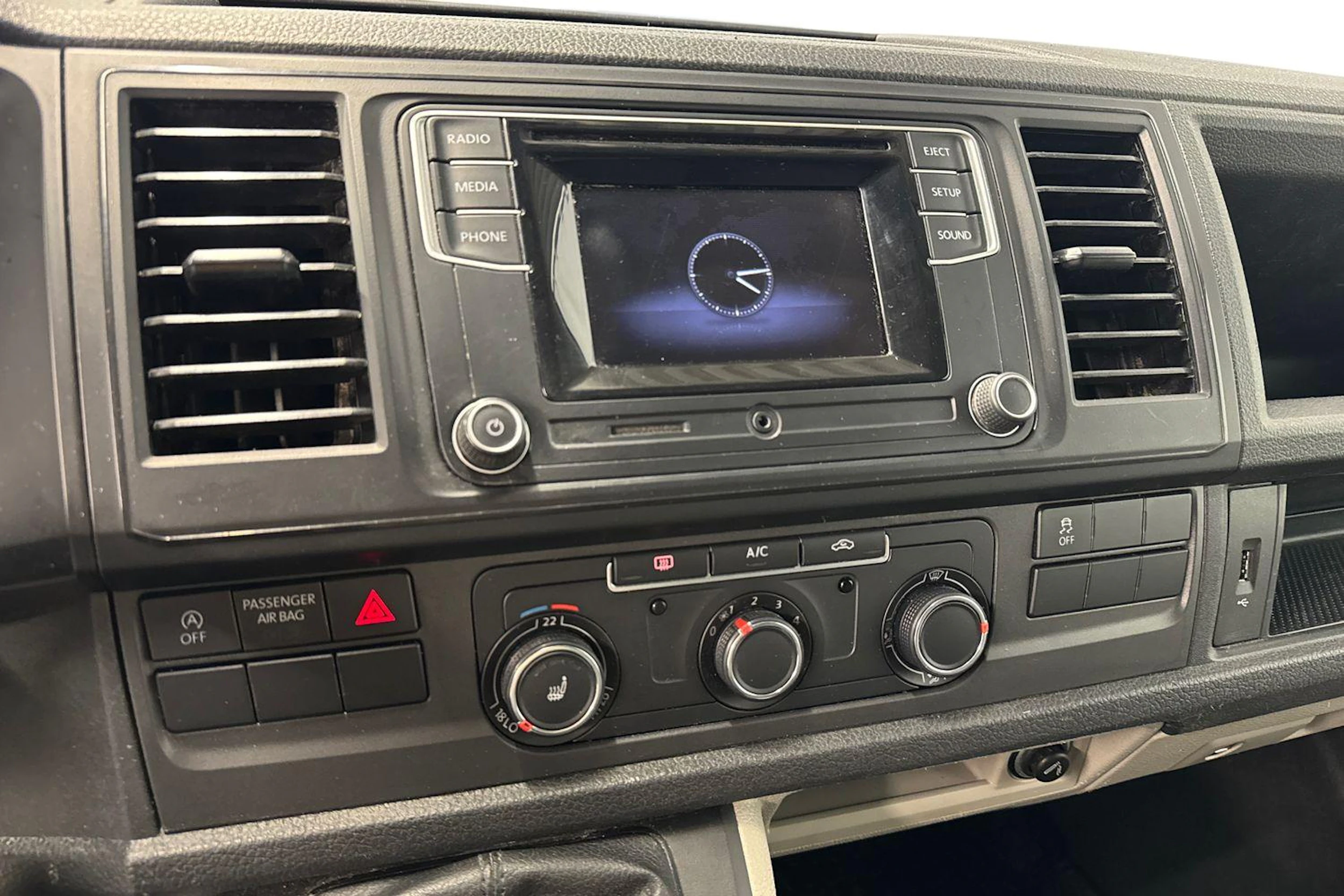 met. musta Volkswagen Transporter 2018 kuva 9.