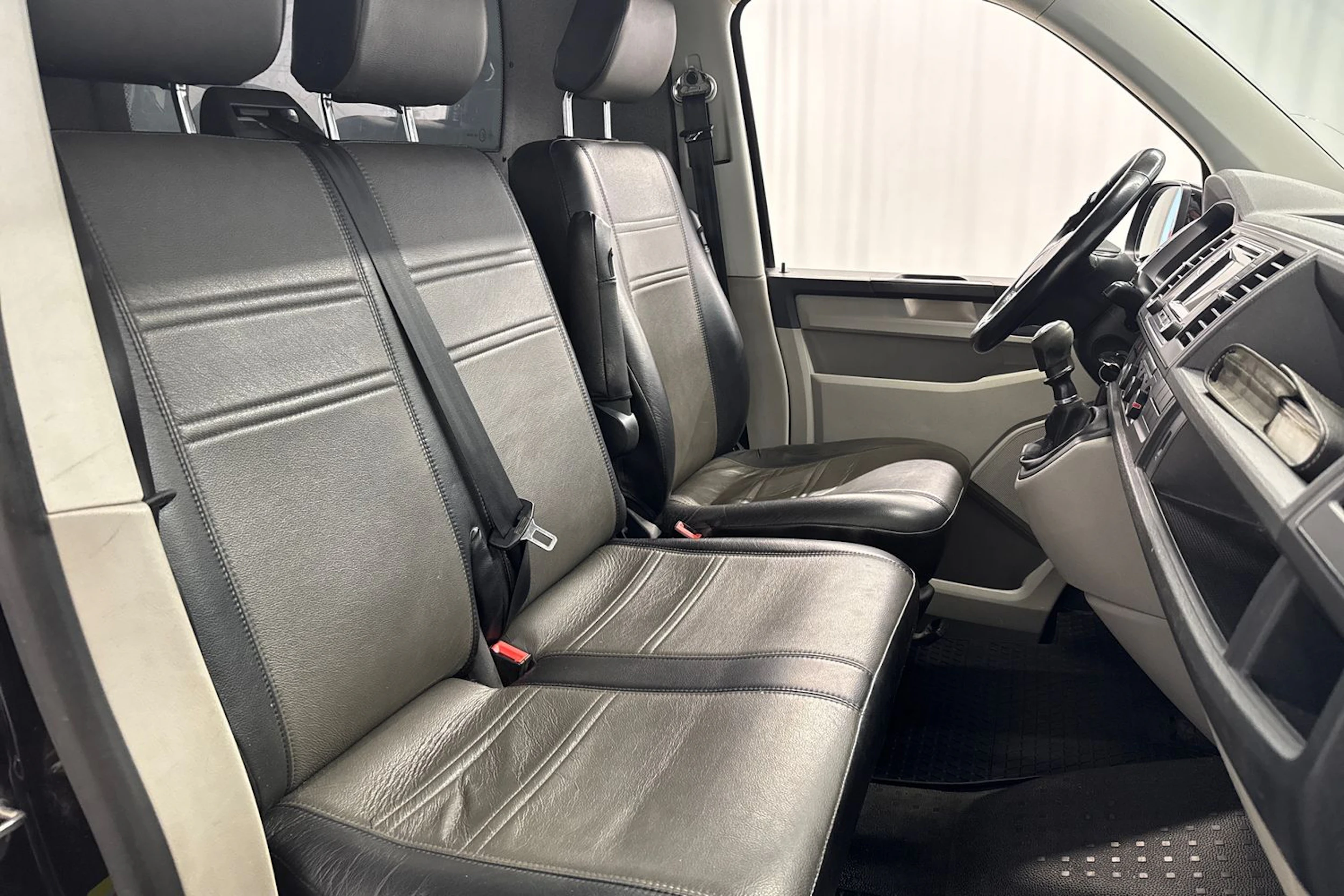 met. musta Volkswagen Transporter 2018 kuva 18.