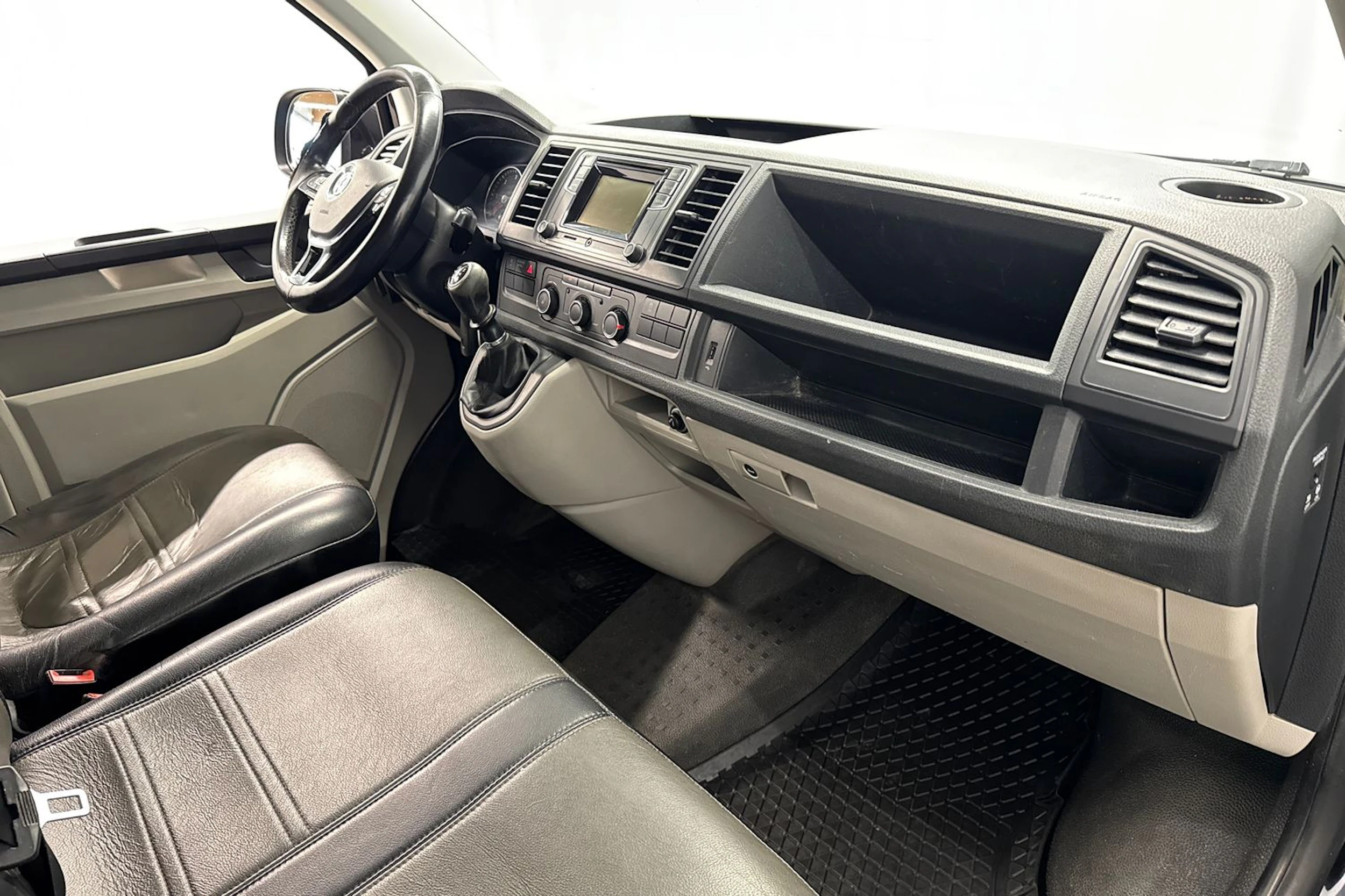 met. musta Volkswagen Transporter 2018 kuva 19.