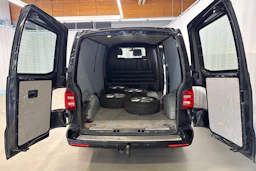 met. musta Volkswagen Transporter 2018 kuva 20.