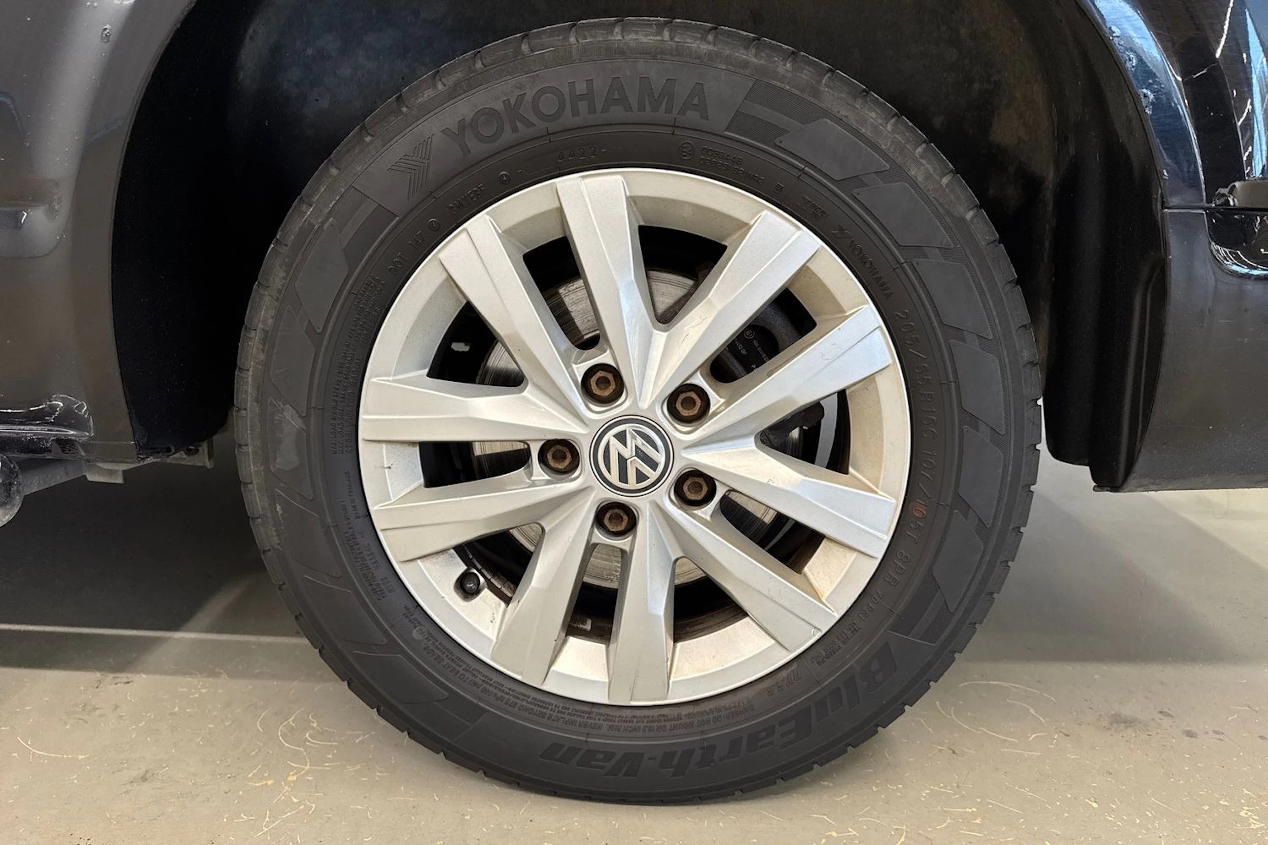 met. musta Volkswagen Transporter 2018 kuva 23.
