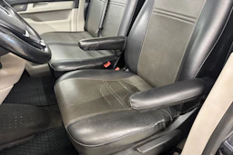 met. musta Volkswagen Transporter 2018 kuva 26.
