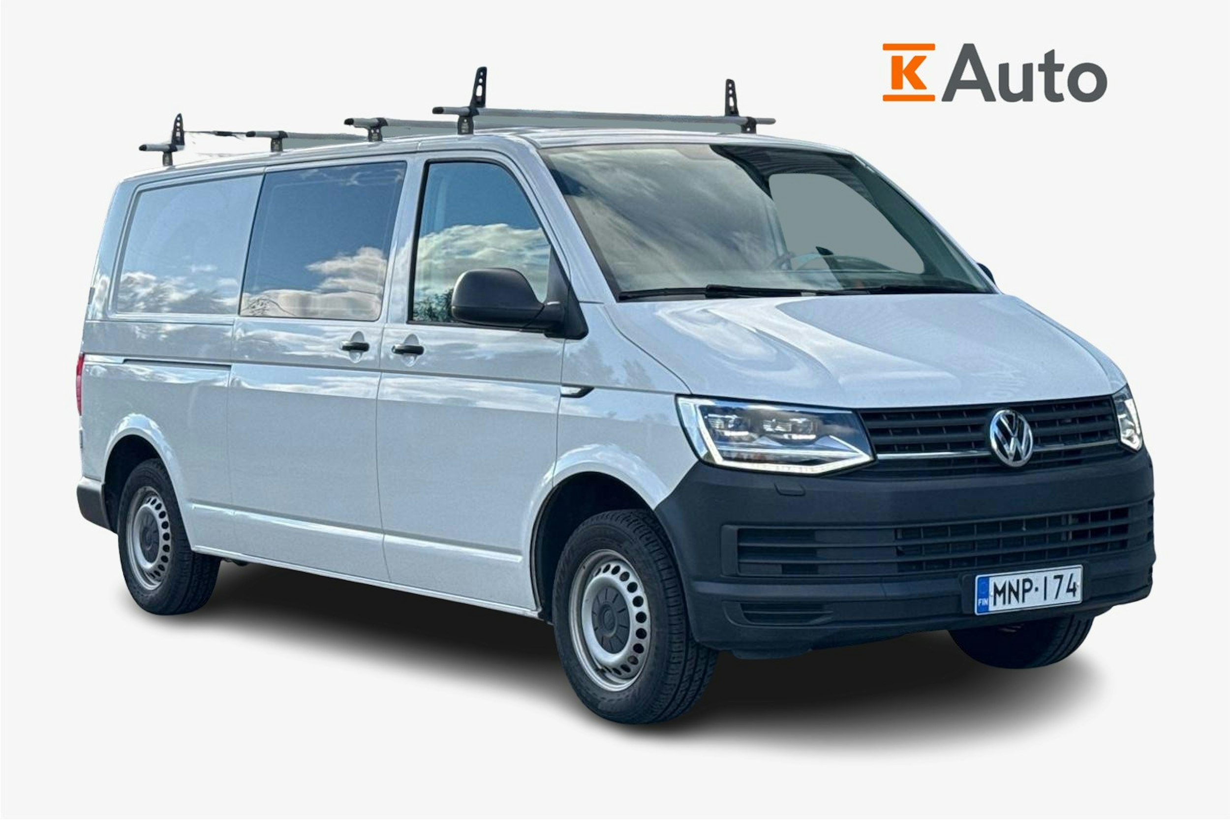 valkoinen Volkswagen Transporter 2018 kuva 1.
