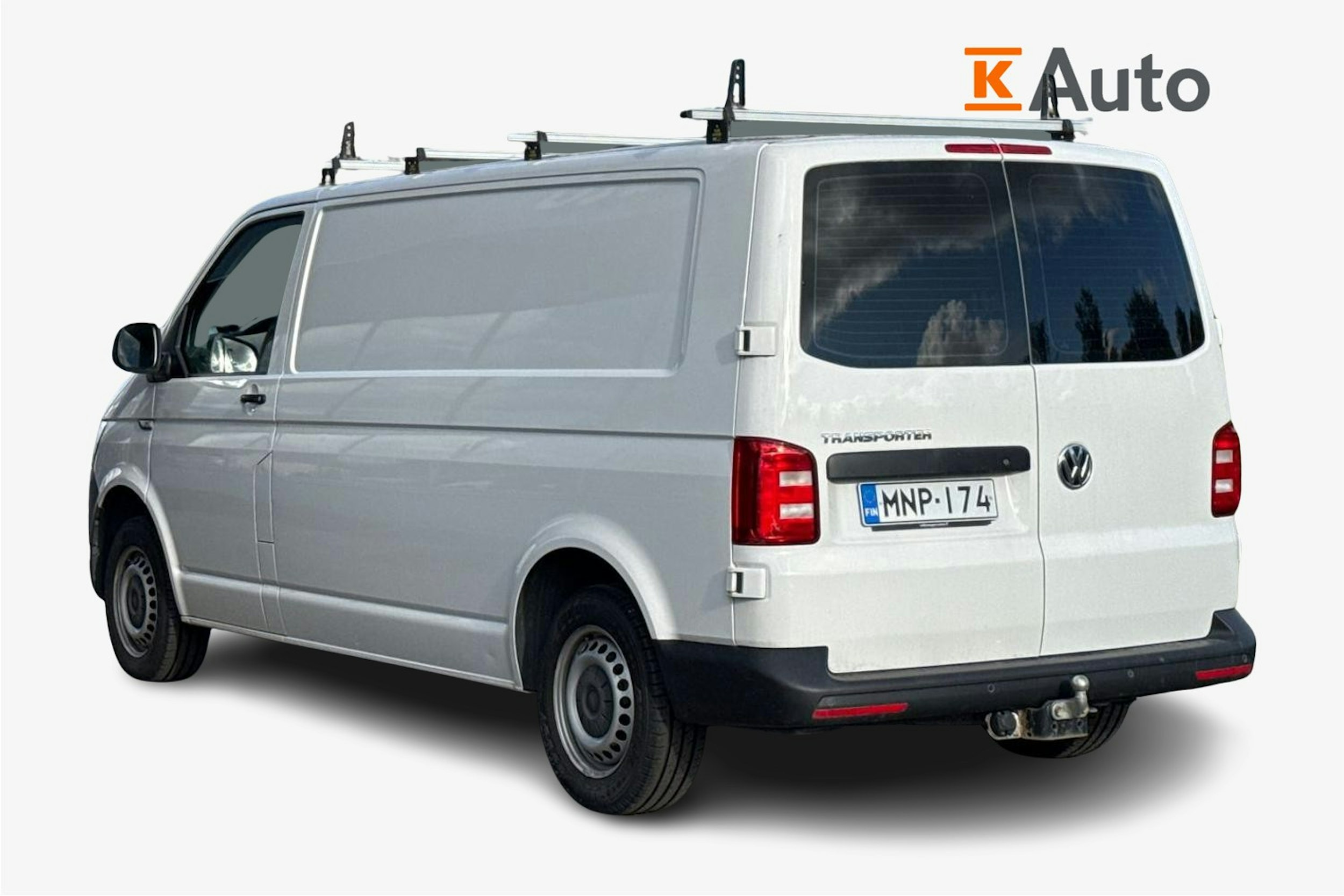 valkoinen Volkswagen Transporter 2018 kuva 2.