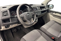 valkoinen Volkswagen Transporter 2018 kuva 7.