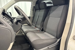 valkoinen Volkswagen Transporter 2018 kuva 15.
