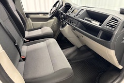 valkoinen Volkswagen Transporter 2018 kuva 16.