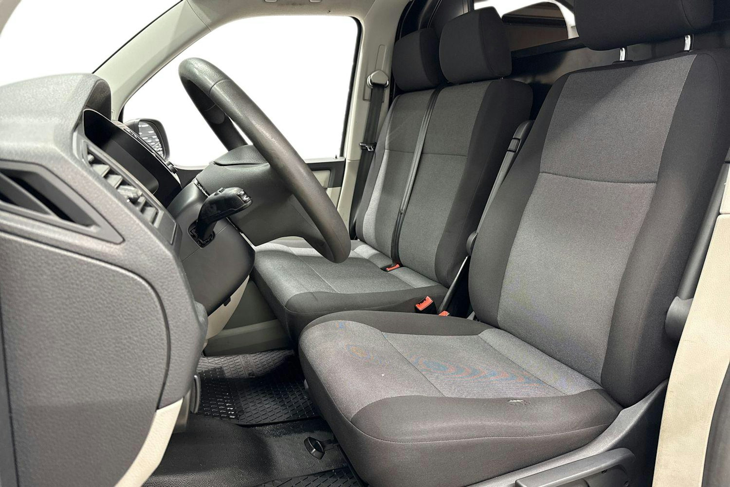 Valkoinen Volkswagen TRANSPORTER 2018 kuva 7.