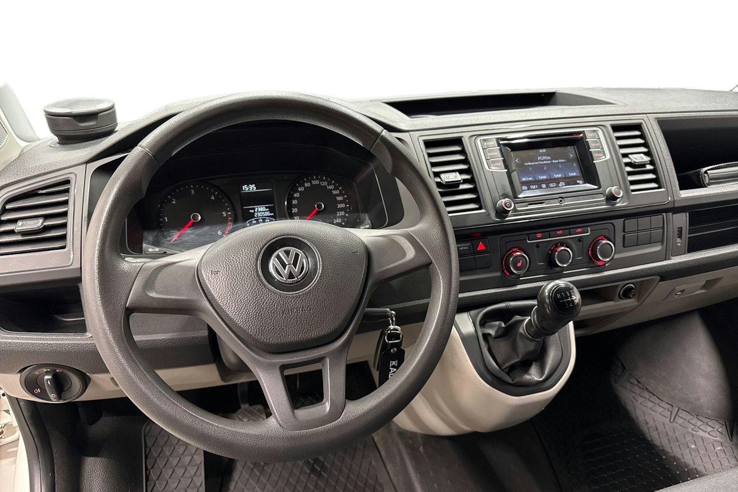 Valkoinen Volkswagen TRANSPORTER 2018 kuva 9.