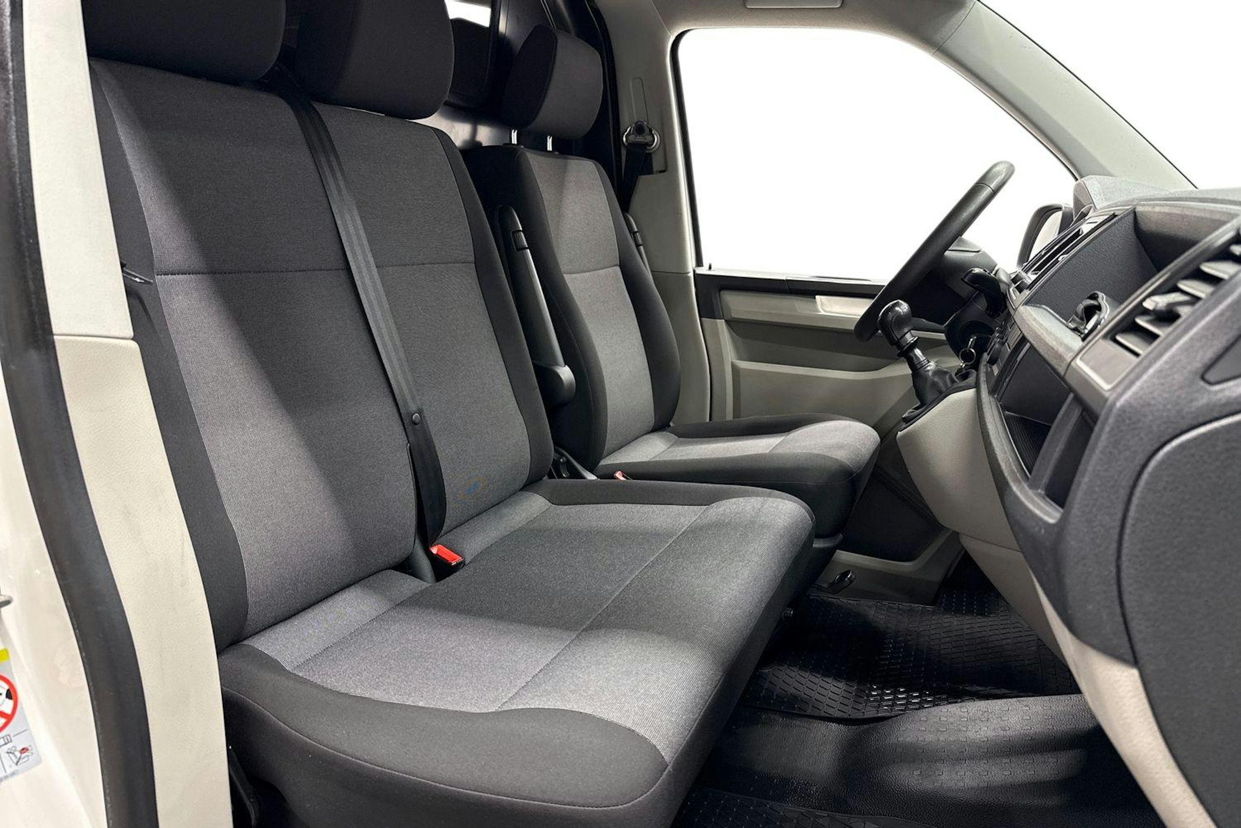 Valkoinen Volkswagen TRANSPORTER 2018 kuva 10.