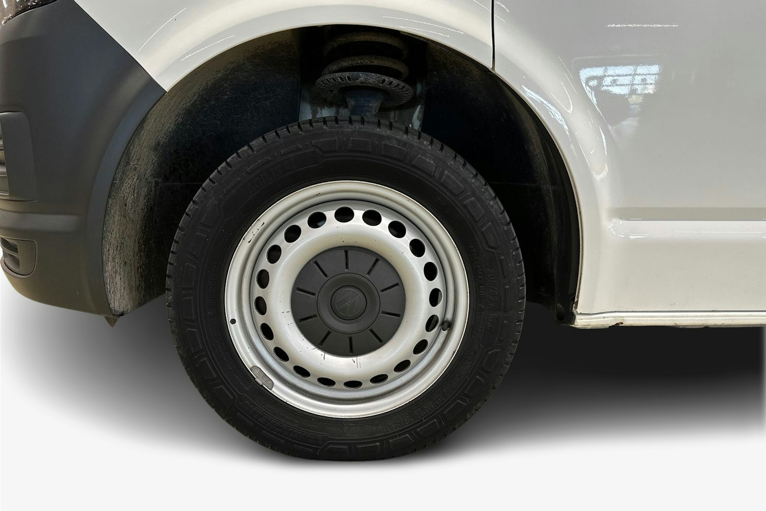 valkoinen Volkswagen Transporter 2018 kuva 11.