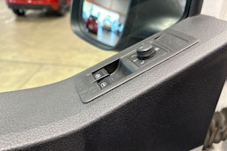 valkoinen Volkswagen Transporter 2018 kuva 18.
