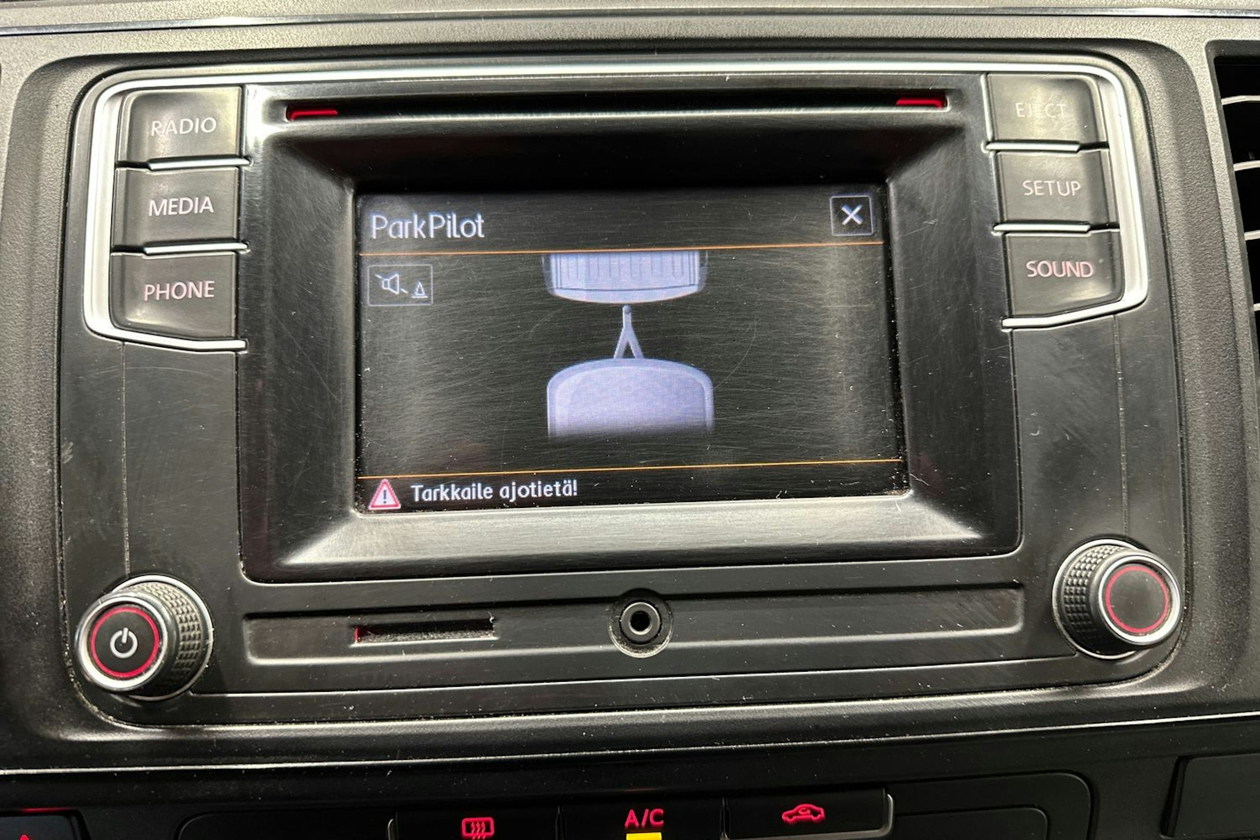 valkoinen Volkswagen Transporter 2018 kuva 22.