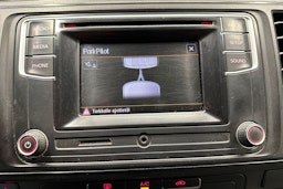 valkoinen Volkswagen Transporter 2018 kuva 22.