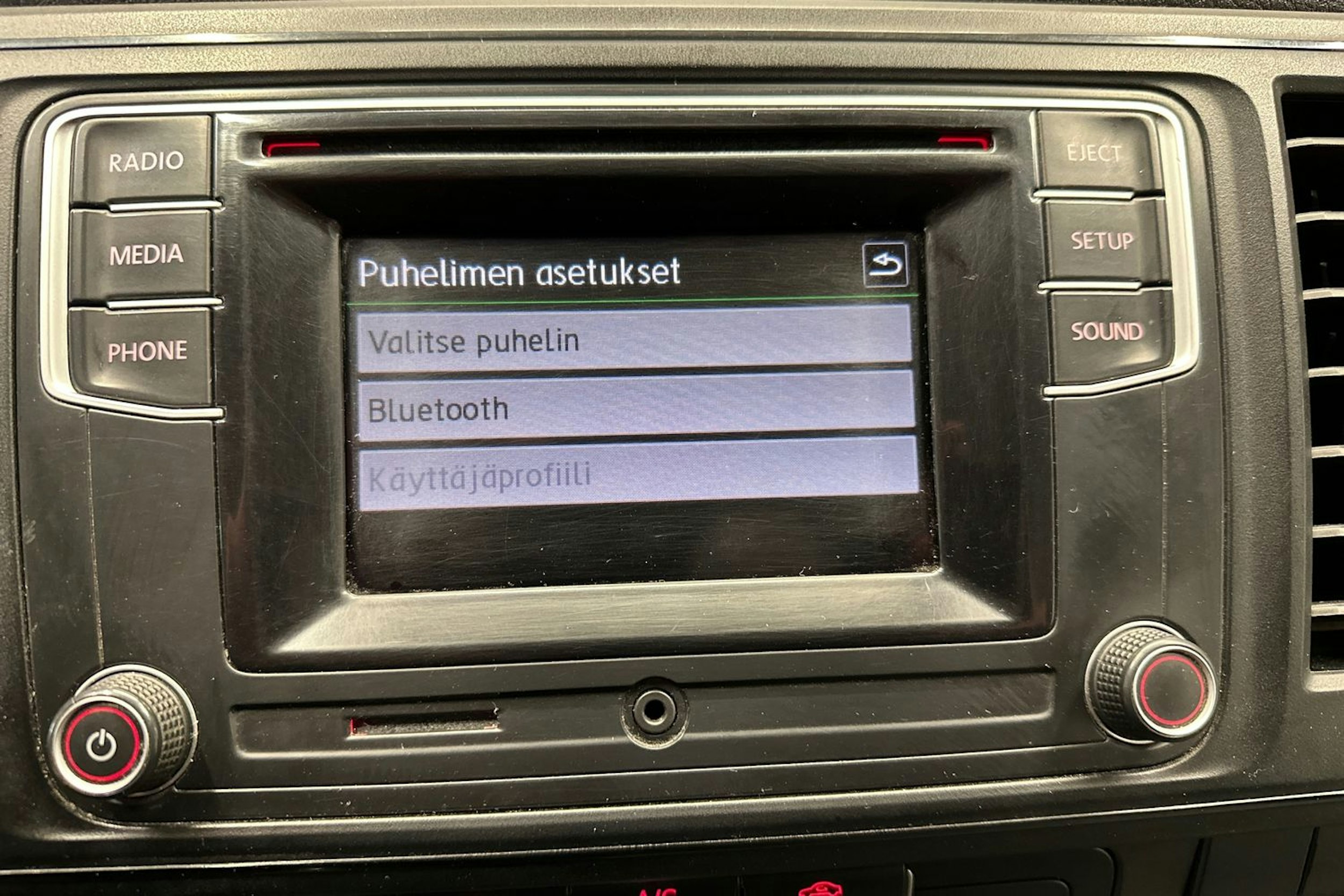 valkoinen Volkswagen Transporter 2018 kuva 24.