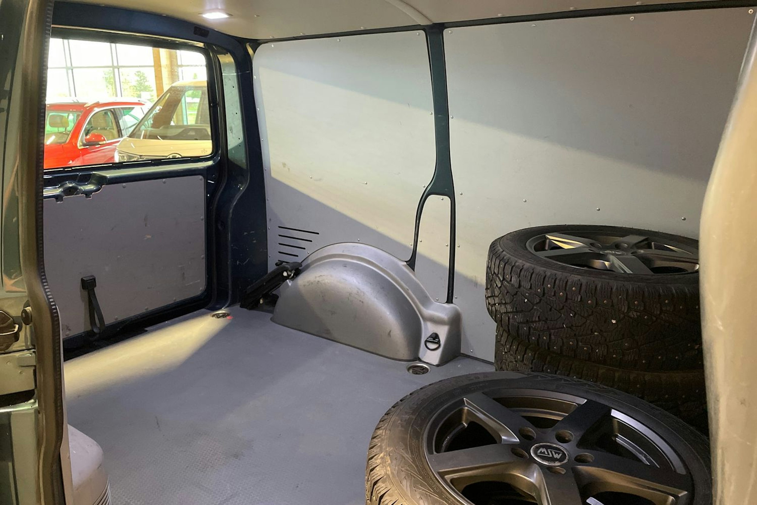 Vihreä Volkswagen TRANSPORTER 2018 kuva 15.