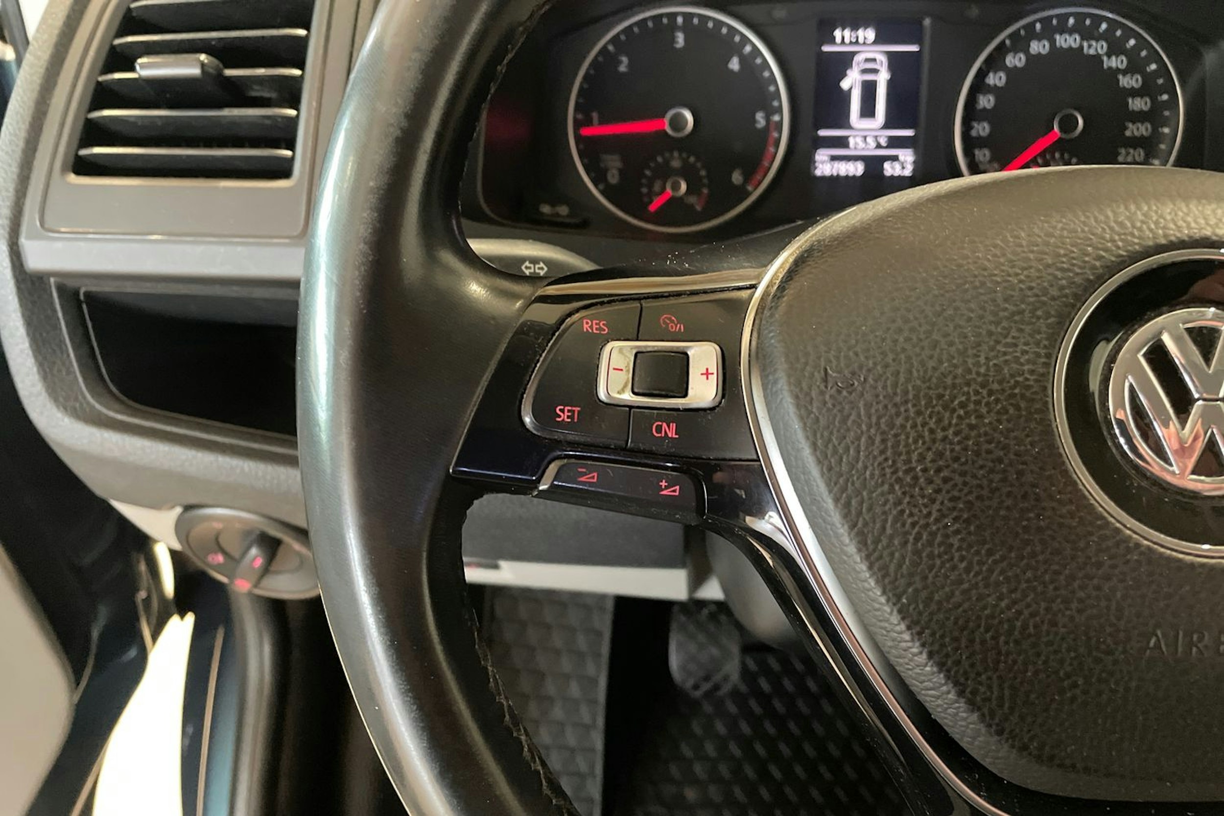 Vihreä Volkswagen TRANSPORTER 2018 kuva 16.