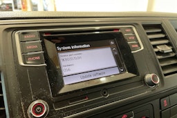 Vihreä Volkswagen TRANSPORTER 2018 kuva 18.