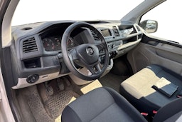 valkoinen Volkswagen Transporter 2018 kuva 3.