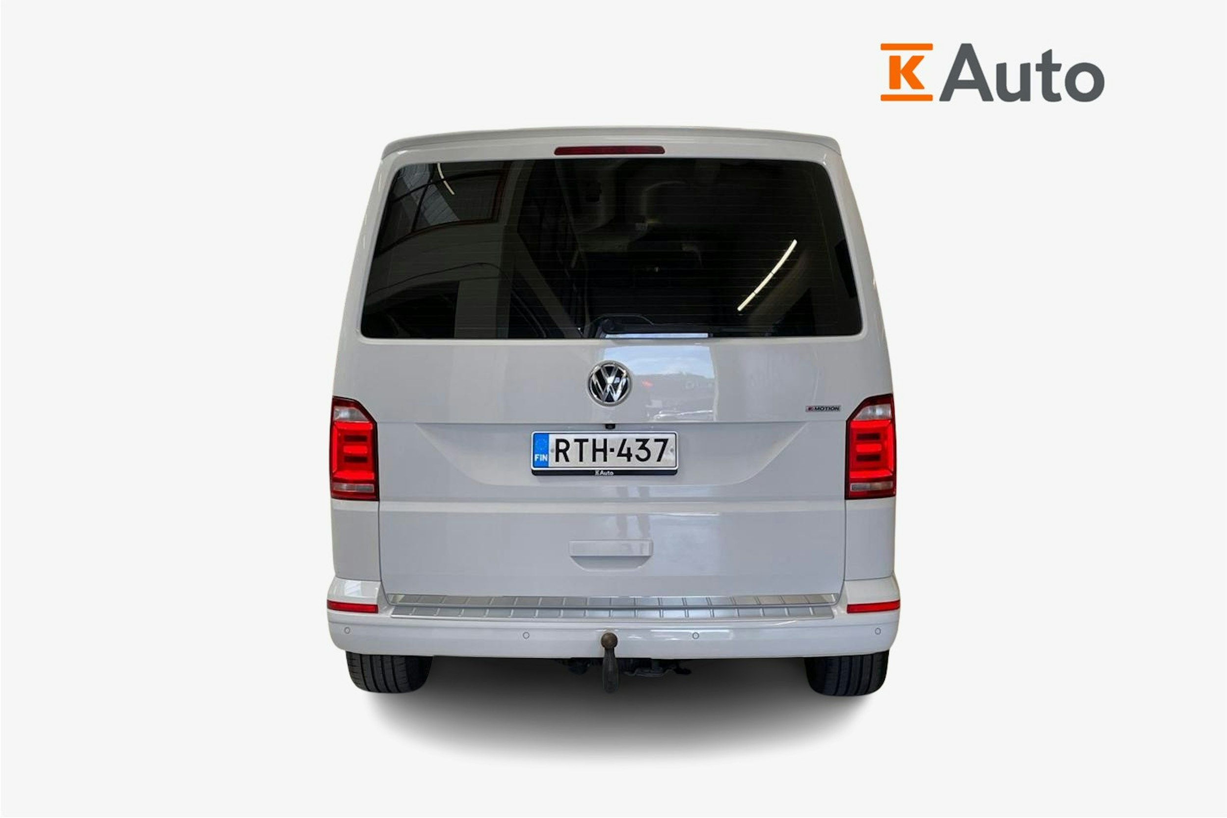 valkoinen Volkswagen Transporter 2018 kuva 3.