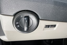 valkoinen Volkswagen Transporter 2018 kuva 19.
