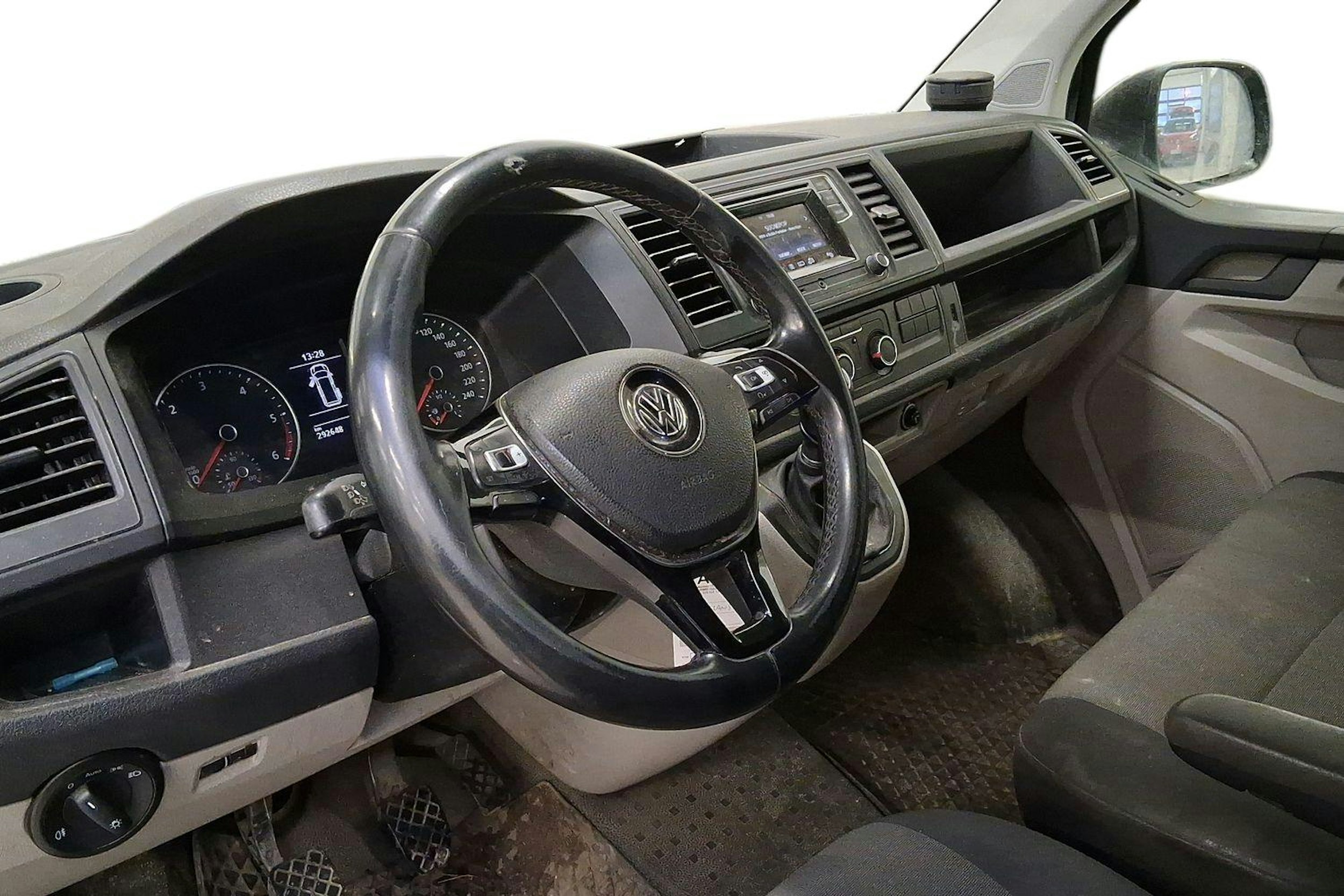 musta Volkswagen Transporter 2018 kuva 3.