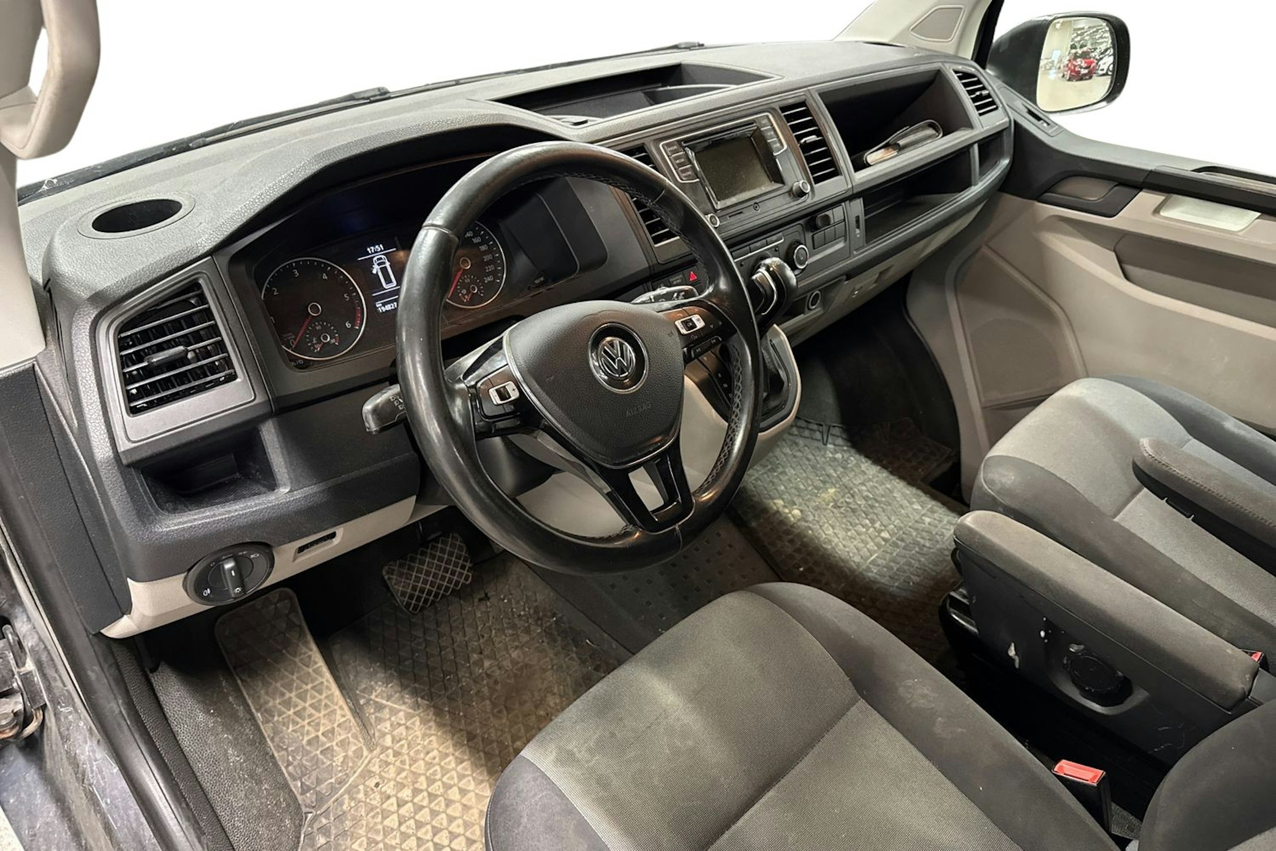 musta Volkswagen Transporter 2018 kuva 3.