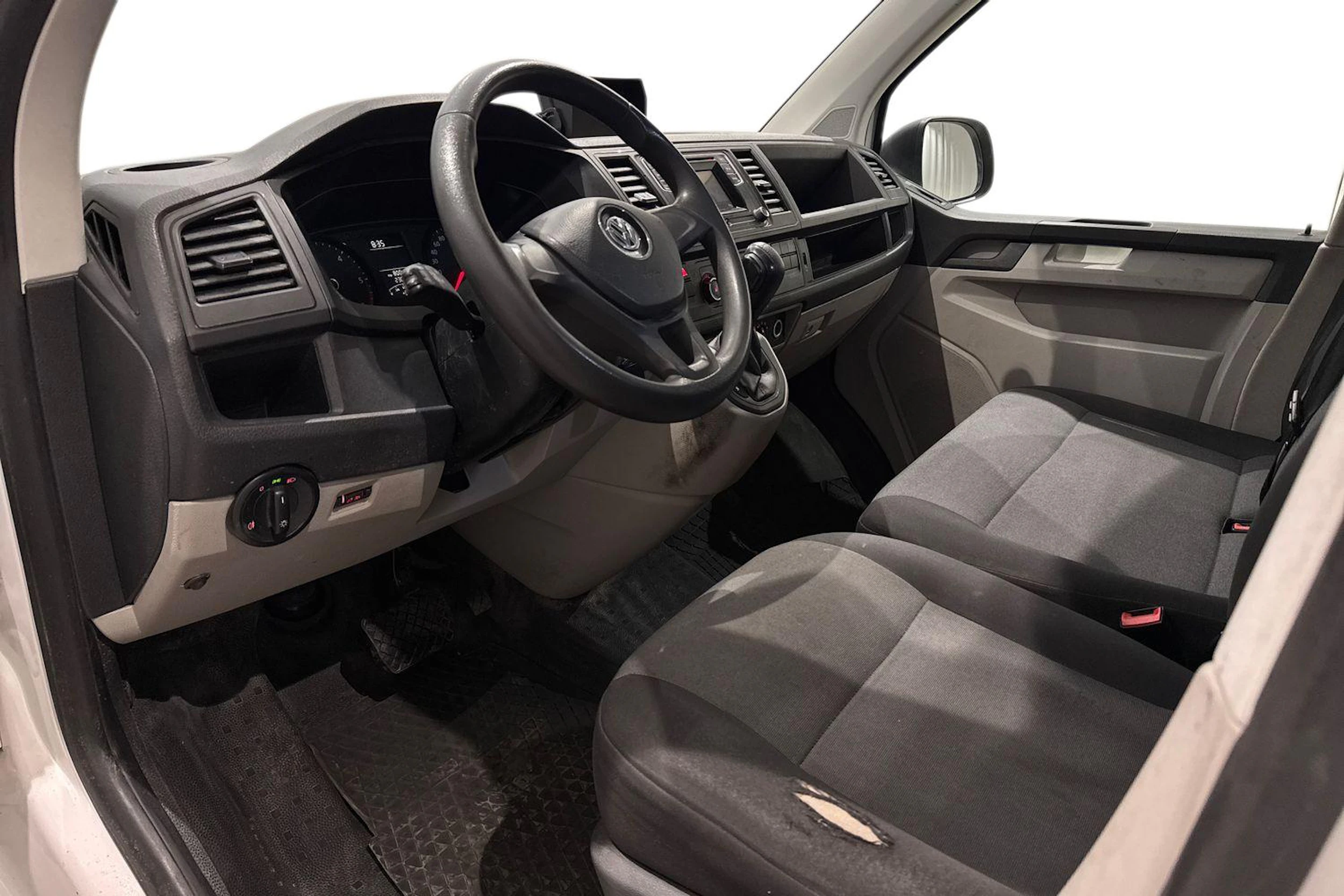 valkoinen Volkswagen Transporter 2018 kuva 8.