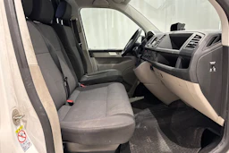 valkoinen Volkswagen Transporter 2018 kuva 17.