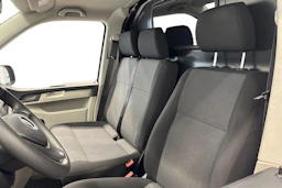 valkoinen Volkswagen Transporter 2018 kuva 8.