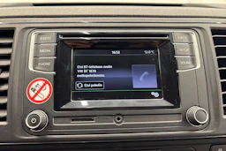 valkoinen Volkswagen Transporter 2018 kuva 12.