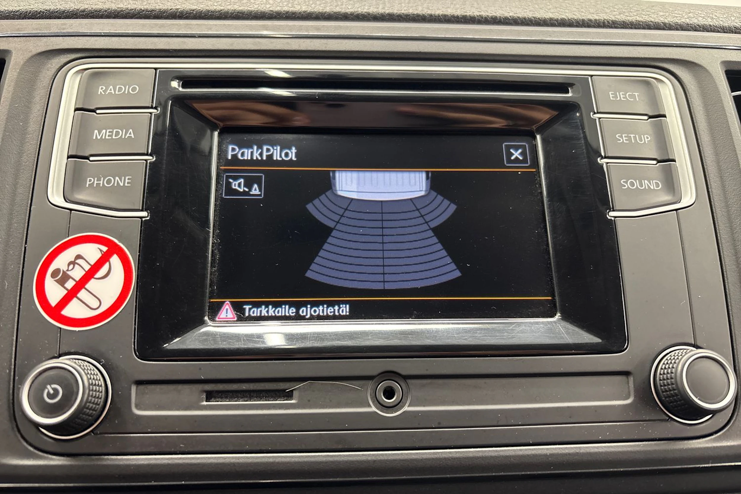 valkoinen Volkswagen Transporter 2018 kuva 13.