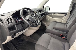 valkoinen Volkswagen Transporter 2018 kuva 7.