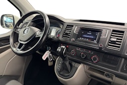 valkoinen Volkswagen Transporter 2018 kuva 10.