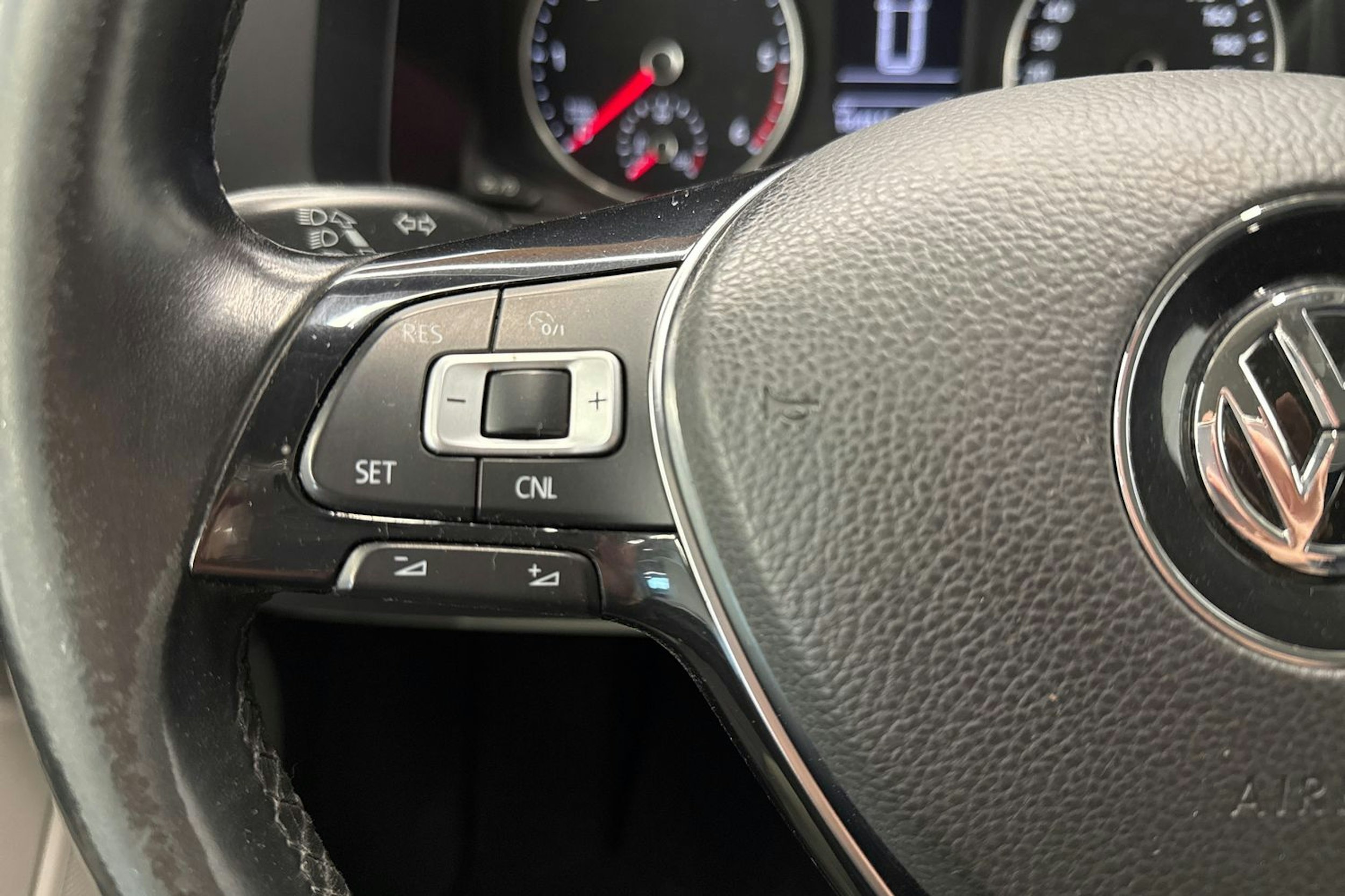 valkoinen Volkswagen Transporter 2018 kuva 14.