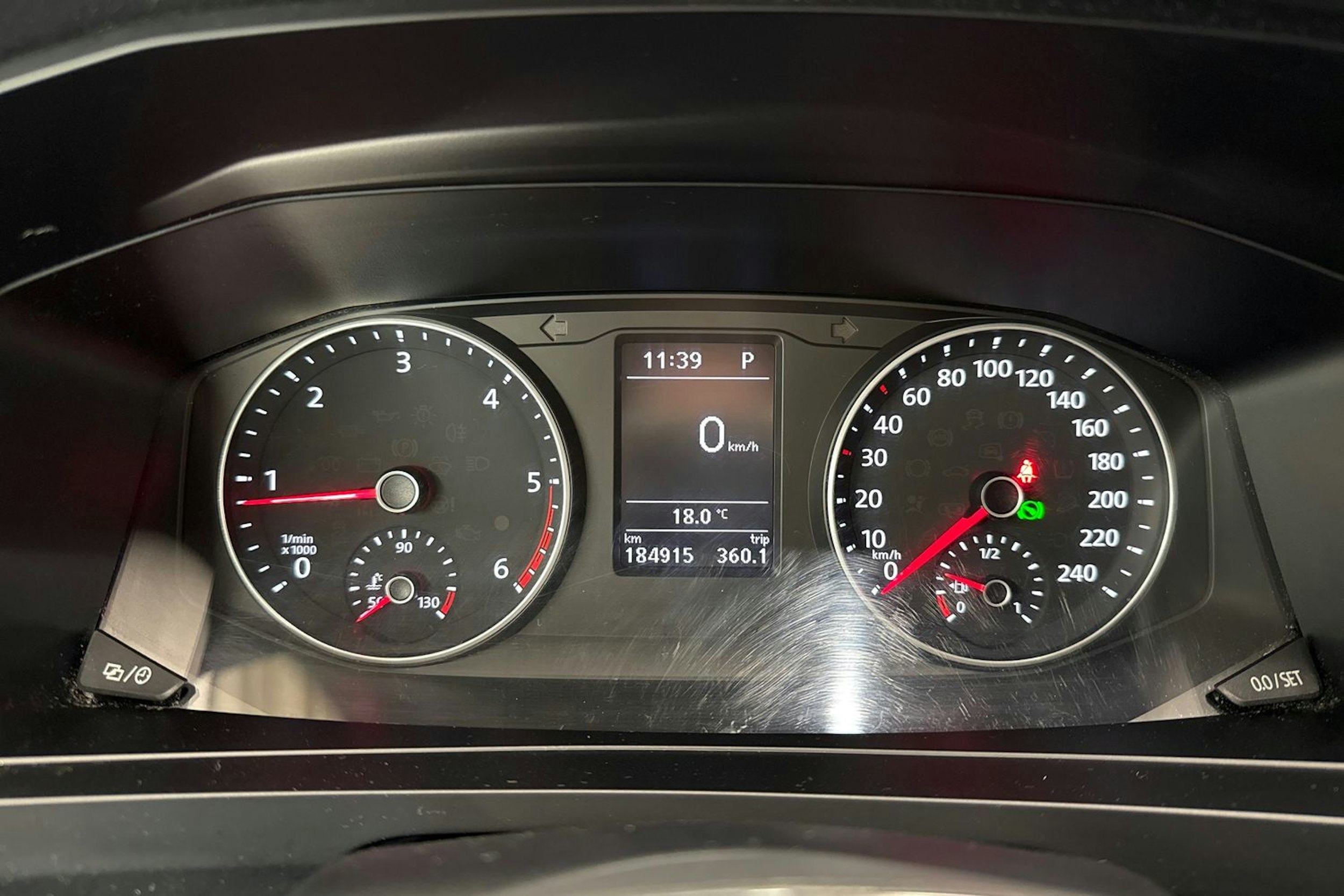 valkoinen Volkswagen Transporter 2018 kuva 16.