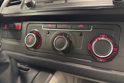 valkoinen Volkswagen Transporter 2018 kuva 21.