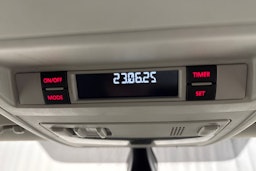 valkoinen Volkswagen Transporter 2018 kuva 22.