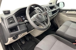 valkoinen Volkswagen Transporter 2018 kuva 6.
