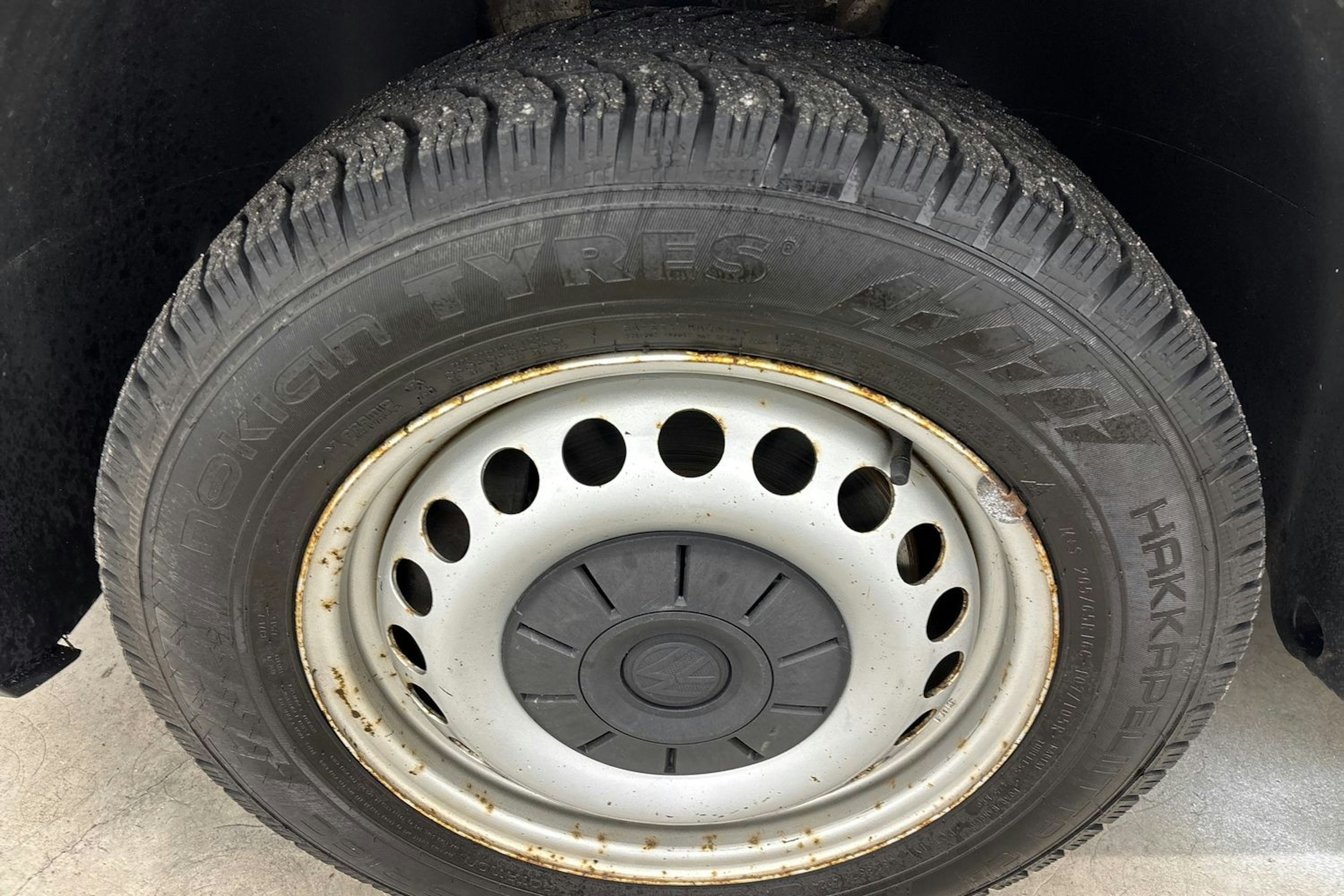 valkoinen Volkswagen Transporter 2018 kuva 8.