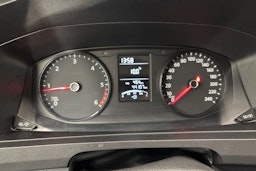 valkoinen Volkswagen Transporter 2018 kuva 11.