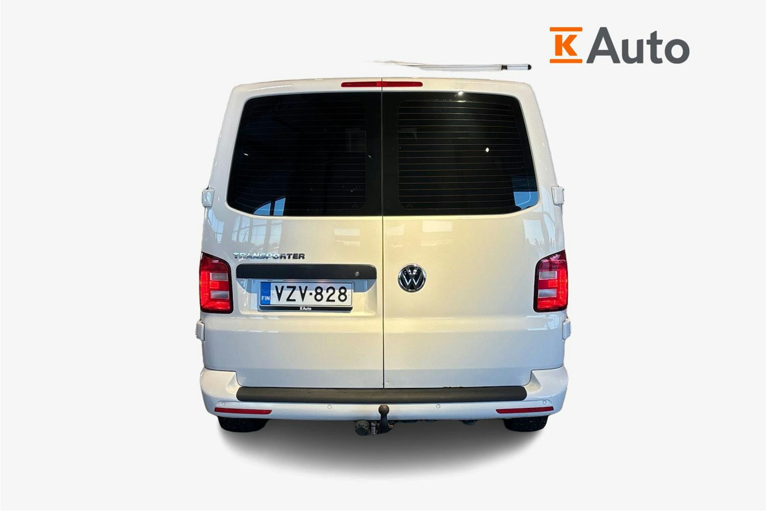 valkoinen Volkswagen Transporter 2018 kuva 4.