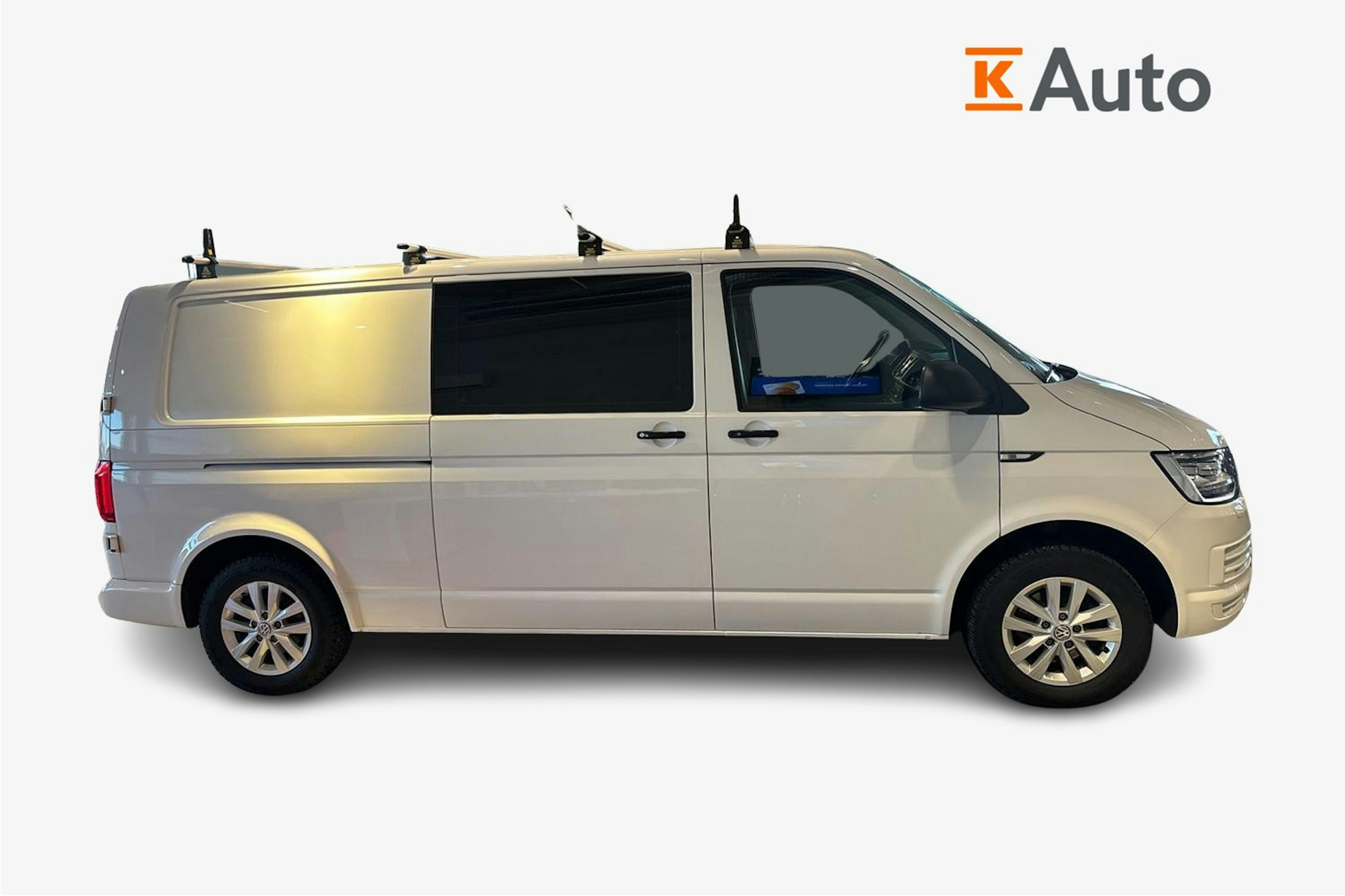 valkoinen Volkswagen Transporter 2018 kuva 7.