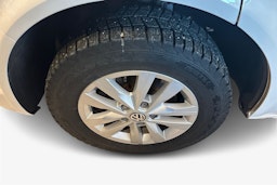 valkoinen Volkswagen Transporter 2018 kuva 12.